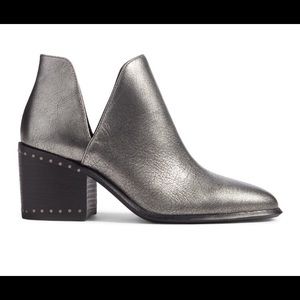 Vince Camuto Petran stacked heel ankle booties